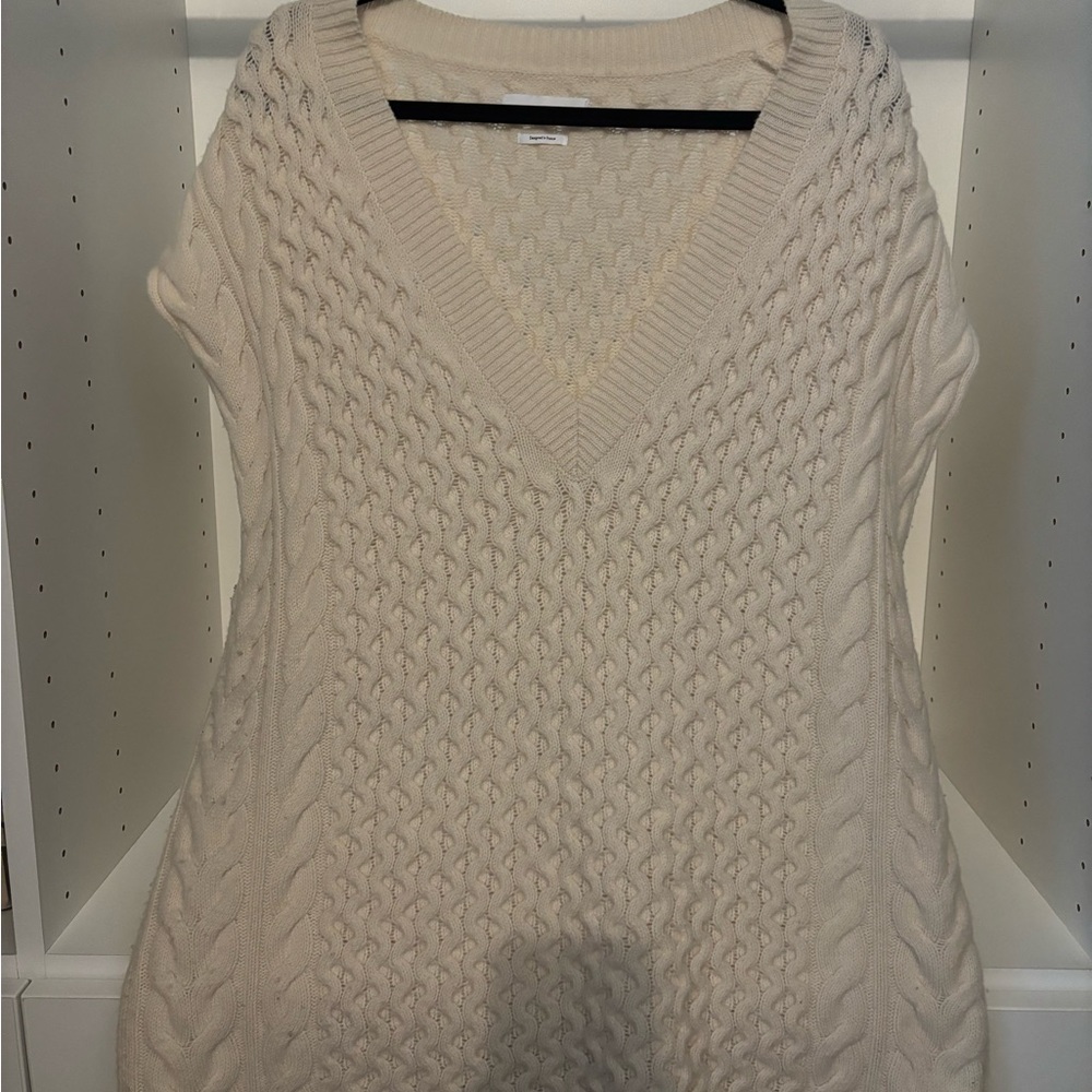 Cashmere Cream V-Neck Cable Knit Sweater Vest - EXCELLENT CONDITION